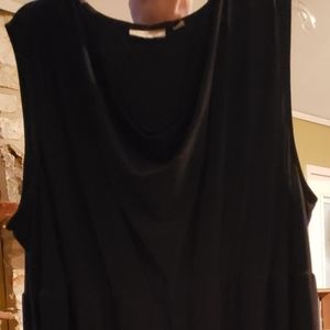 Avenue 26/28 A line black dress